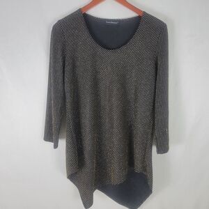 Travel Elements Shirt Womens‎ Medium Black Gold Top Asymmetrical Hem Scoop Neck